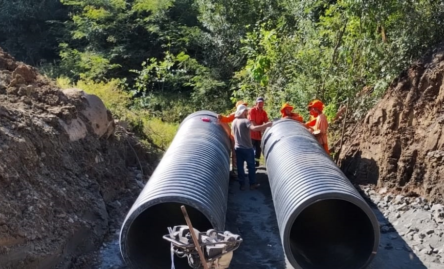 Substituição de bueiro no km 99 da PR-364