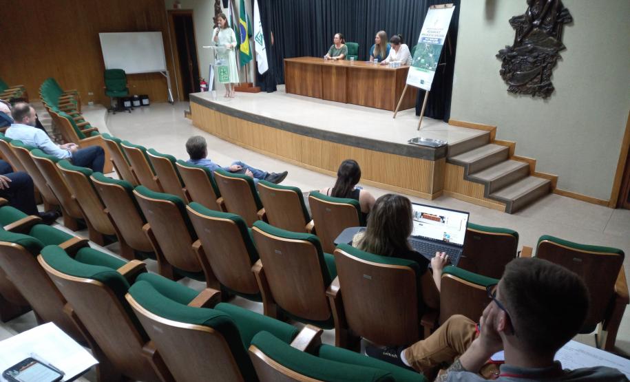 Audiência pública do whitetopping da PR-151 entre Ponta Grossa e Palmeira, transmitida do auditório do DER/PR