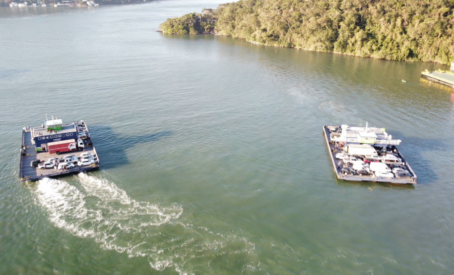 Baía de Guaratuba e a travessia do ferry boat