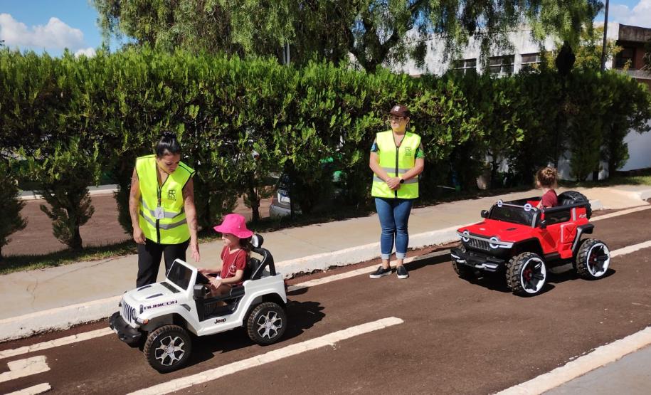 Projeto-piloto da EPET Cascavel com carrinhos elétricos