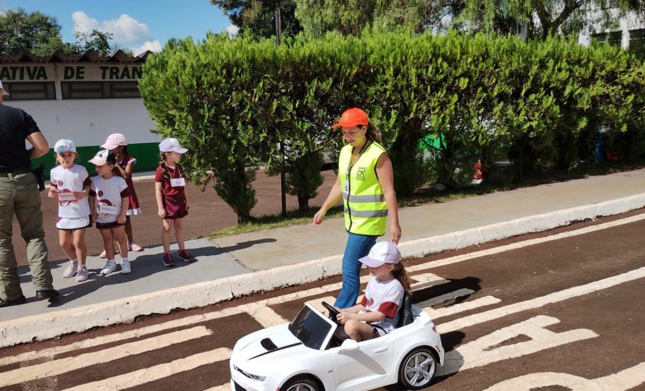 Projeto-piloto da EPET Cascavel com carrinhos elétricos