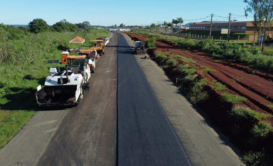 Obras da nova Perimetral Leste de Foz do Iguaçu - pavimentação