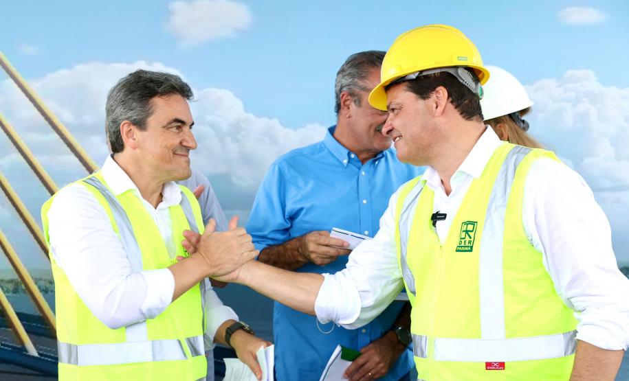 Ponte de Guaratuba: lançamento primeira camisa metálica na baía