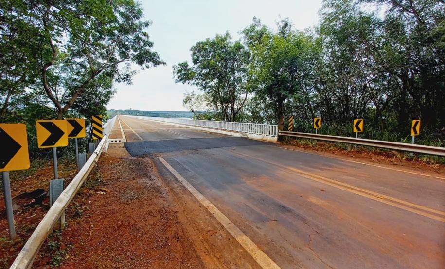 PR-090 Ponte sobre o Rio Vermelho entre Porecatu e Alvorada do Sul