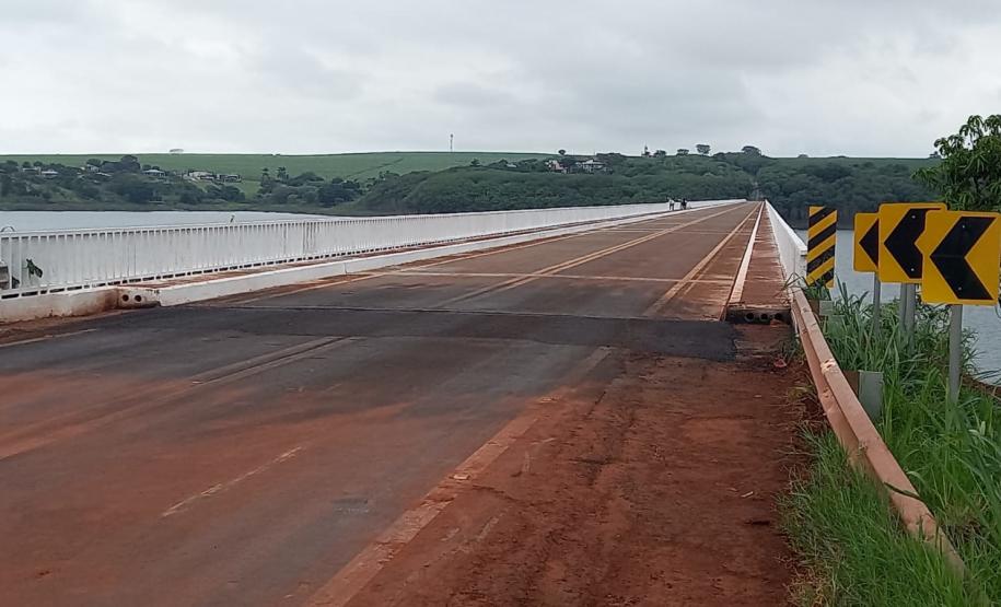 PR-090 Ponte sobre o Rio Vermelho entre Porecatu e Alvorada do Sul