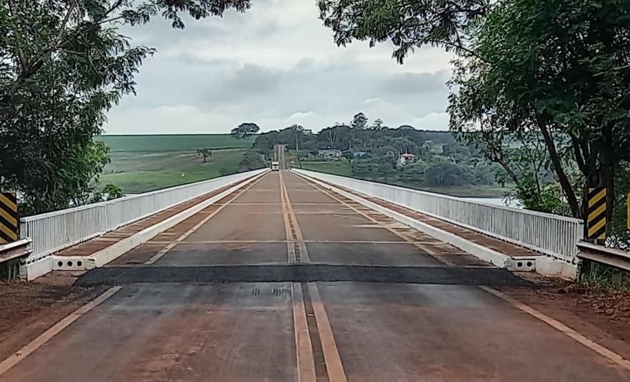 PR-090 Ponte sobre o Rio Vermelho entre Porecatu e Alvorada do Sul