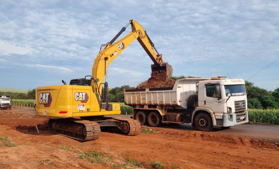 Whitetopping da PR-180 entre Goioerê e Quarto Centenário, serviços de terraplenagem