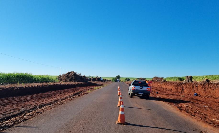 Whitetopping da PR-180 entre Goioerê e Quarto Centenário, serviços de terraplenagem