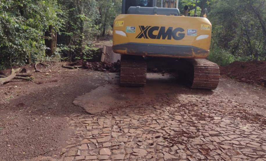 PR-180 Ponte Rio Melissa - remoção de solo da cabeceira