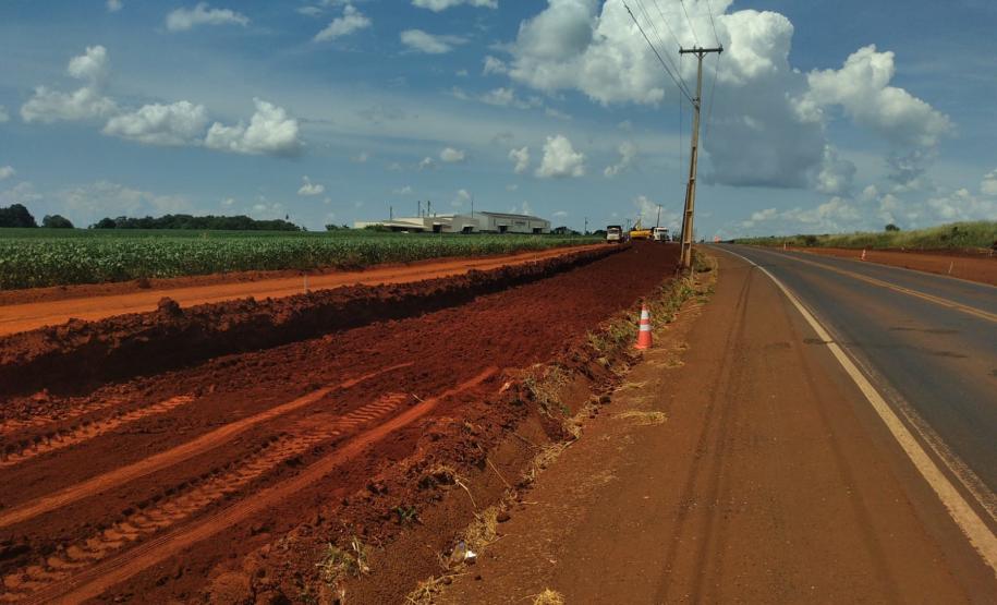 PR-317 em Toledo obra de duplicação com terraplenagem avançada
