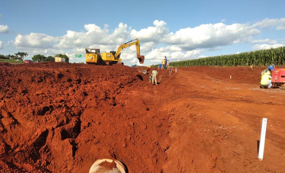 PR-317 em Toledo obra de duplicação com terraplenagem avançada