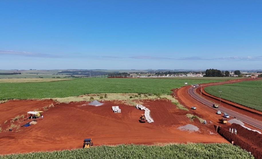 PR-317 em Toledo obra de duplicação com terraplenagem avançada