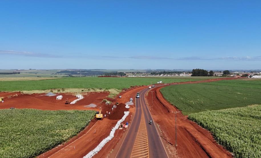 PR-317 em Toledo obra de duplicação com terraplenagem avançada