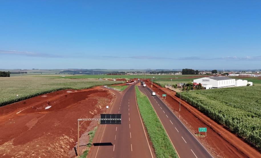 PR-317 em Toledo obra de duplicação com terraplenagem avançada