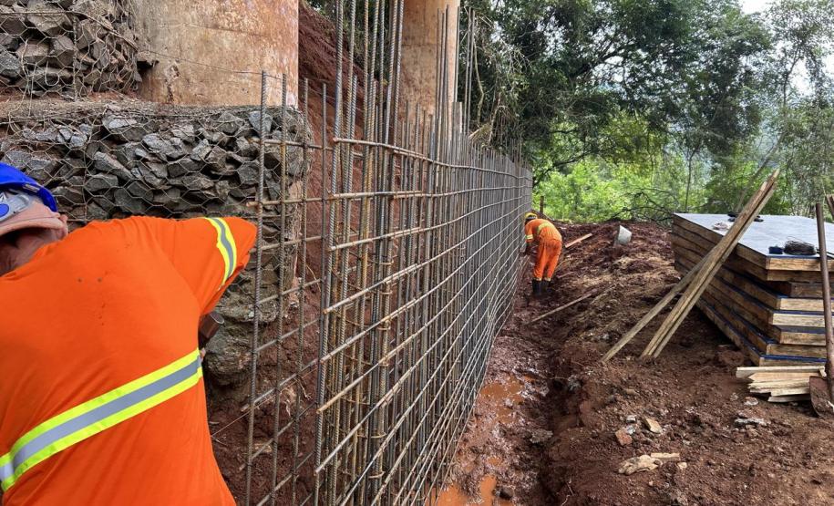 PR-439 Ponte do Rio das Cinzas em Santo Antônio da Platina - contenção de talude das cabeceiras