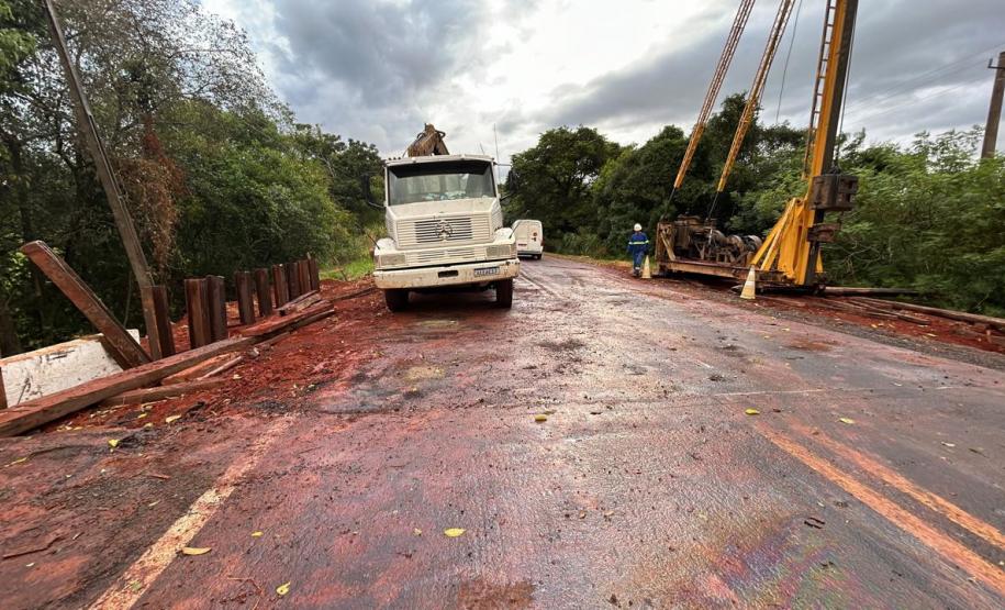 PR-439 Ponte do Rio das Cinzas em Santo Antônio da Platina - cravação de estacas das novas lajes de transferência