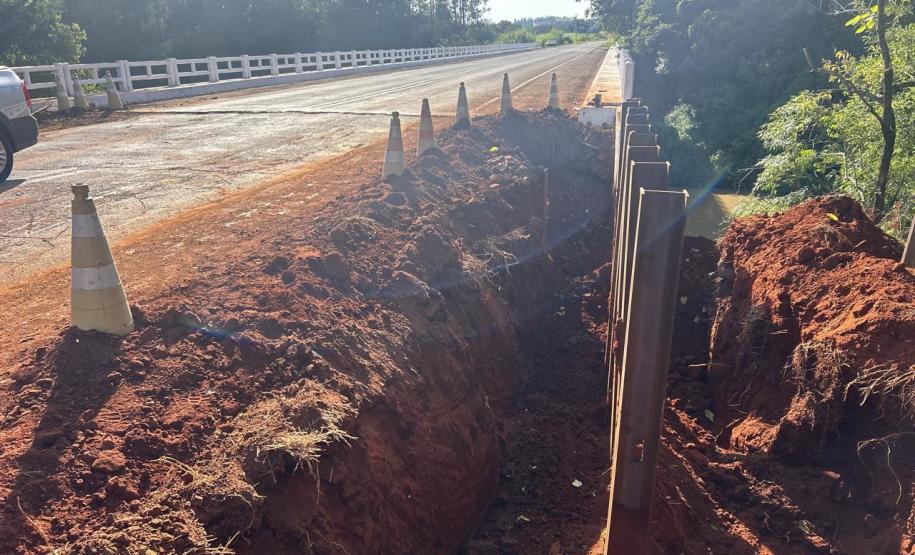 PR-439 Ponte do Rio das Cinzas em Santo Antônio da Platina - cravação de estacas das novas lajes de transferência