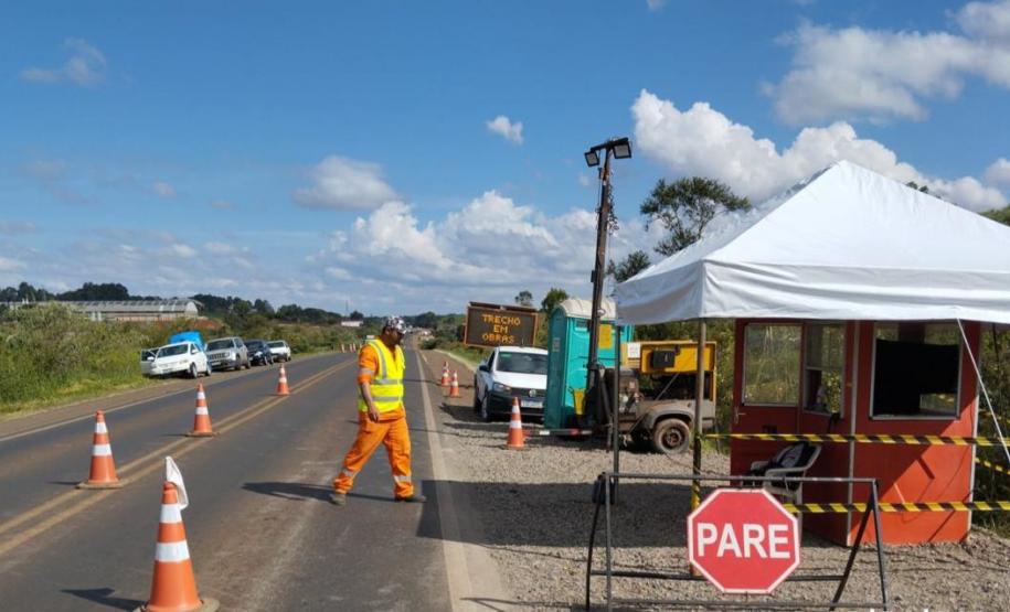 PRC-280 em Clevelândia - operação pare e siga