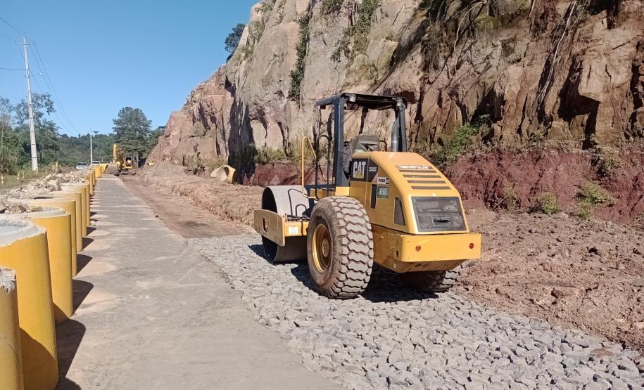 PRC-466 em União da Vitória, trecho de obra de estabilização e contenção de talude