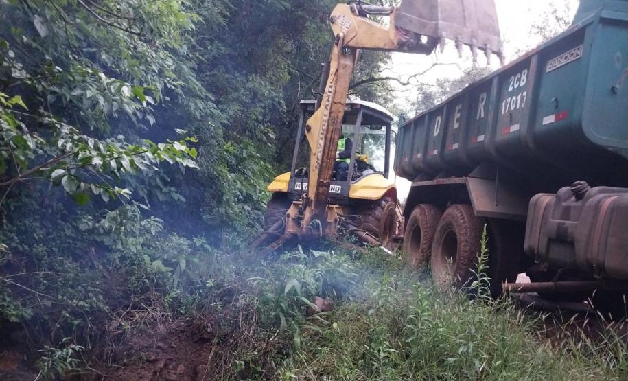 Serviços do DER/PR em rodovias estaduais do Rio Grande do Sul