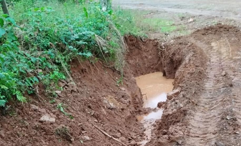 Serviços do DER/PR em rodovias estaduais do Rio Grande do Sul