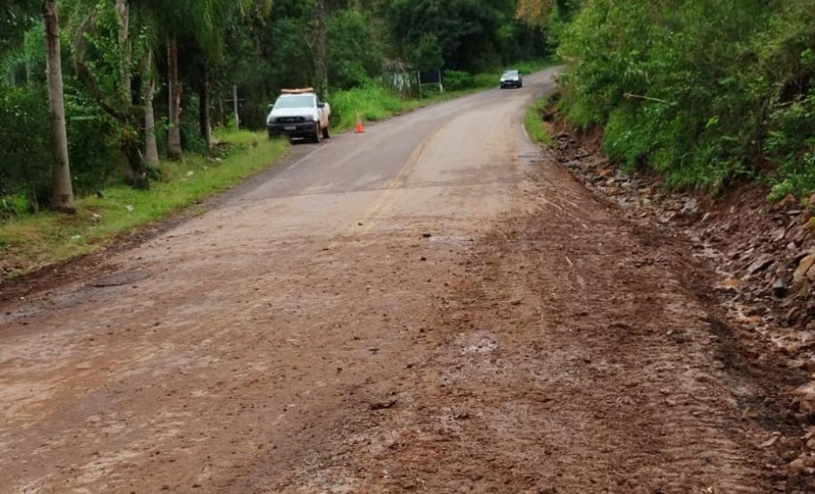 Serviços do DER/PR em rodovias estaduais do Rio Grande do Sul