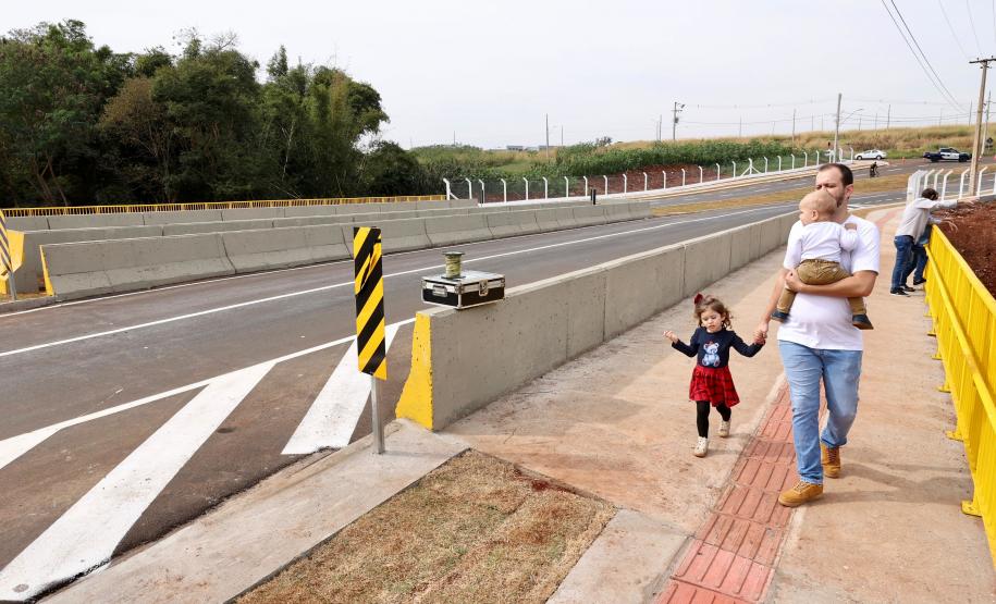 Inauguração da ponte sobre o Ribeirão Pinguim entre Maringá e Sarandi