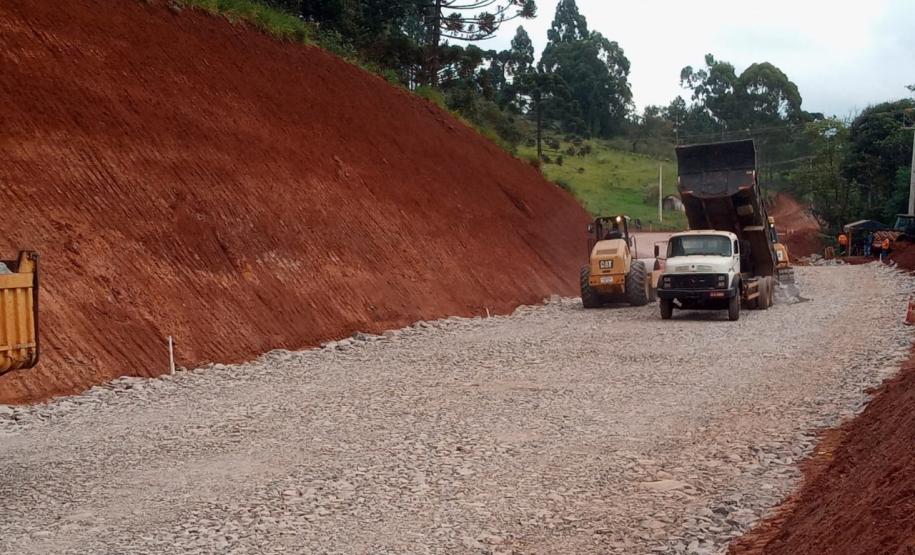 PR-239 obra de pavimentação entre Pitanga e Mato Rico