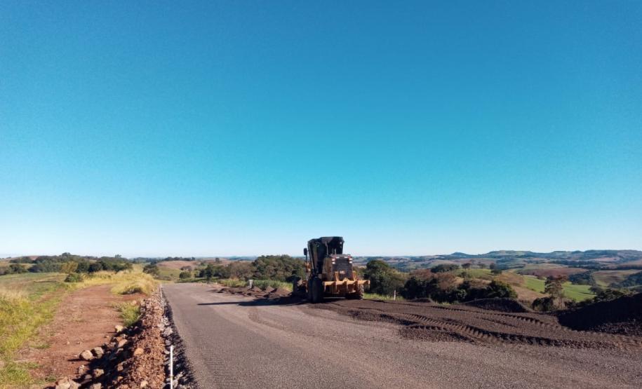 PR-239 obra de pavimentação entre Pitanga e Mato Rico