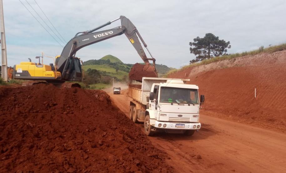PR-239 obra de pavimentação entre Pitanga e Mato Rico