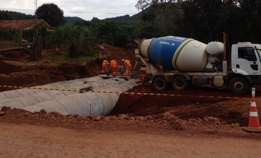 PR-239 obra de pavimentação entre Pitanga e Mato Rico