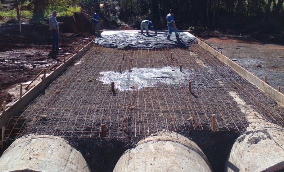 PR-239 obra de pavimentação entre Pitanga e Mato Rico