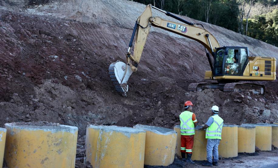 Serviços de contenção de taludes na PRC-466 em União da Vitória