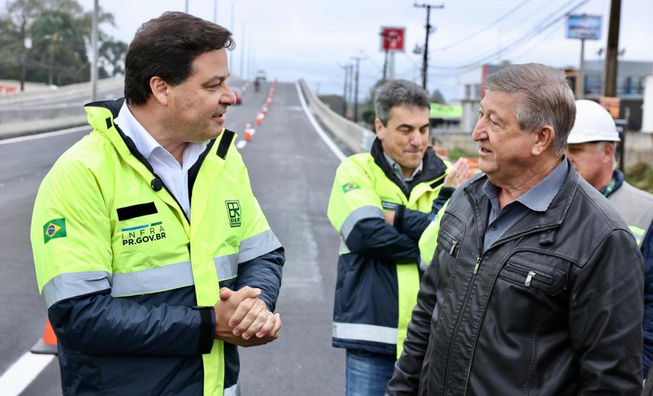 Viaduto da BR-376 em São José dos Pinhais com pista superior liberada