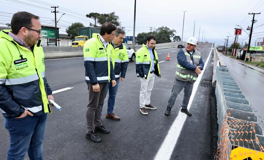 Viaduto da BR-376 em São José dos Pinhais com pista superior liberada