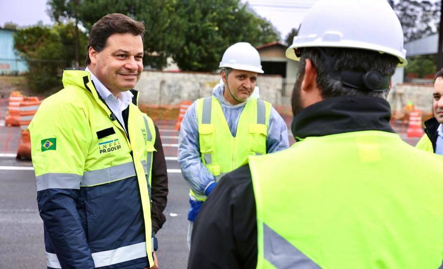 Viaduto da BR-376 em São José dos Pinhais com pista superior liberada