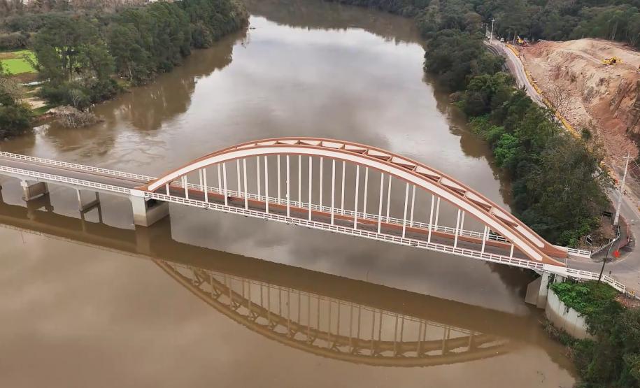 Ponte Manoel Ribas em União da Vitória, após obra de manutenção