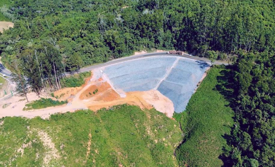 Recuperação emergencial finalizada no km 48+500 da PR-092 em Rio Branco do Sul