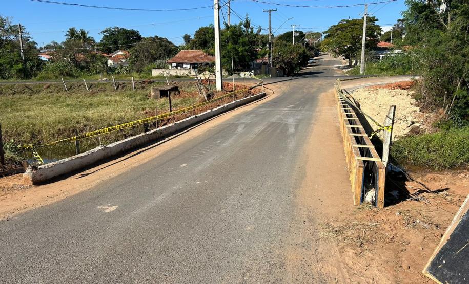 Reforma da ponte sobre o Ribeirão Patrimônio na PR-151 em Salto do Itararé