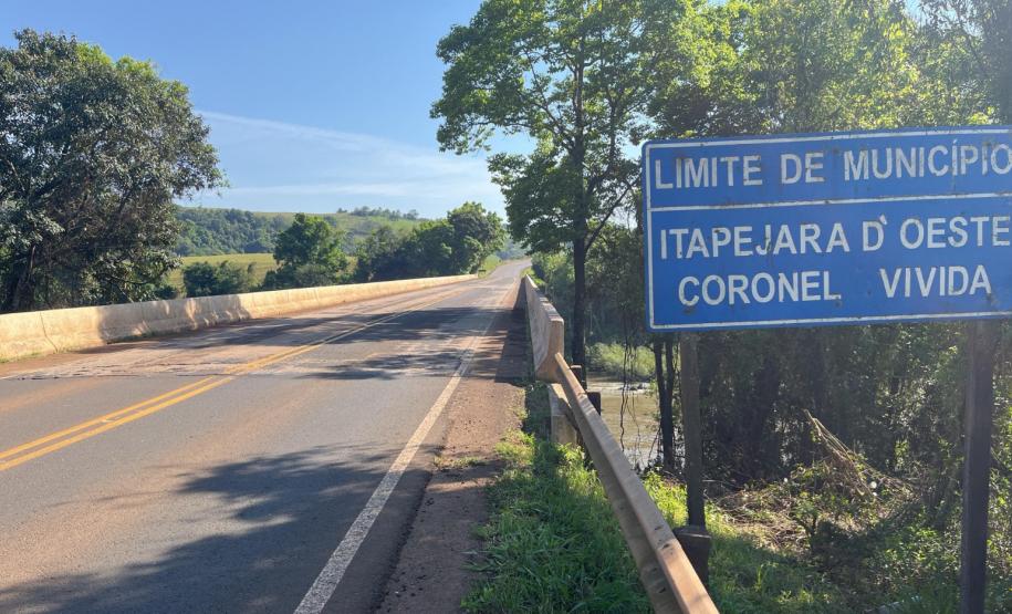 Ponte na PR-566 entre Itapejara D'Oeste e Coronel Vivida