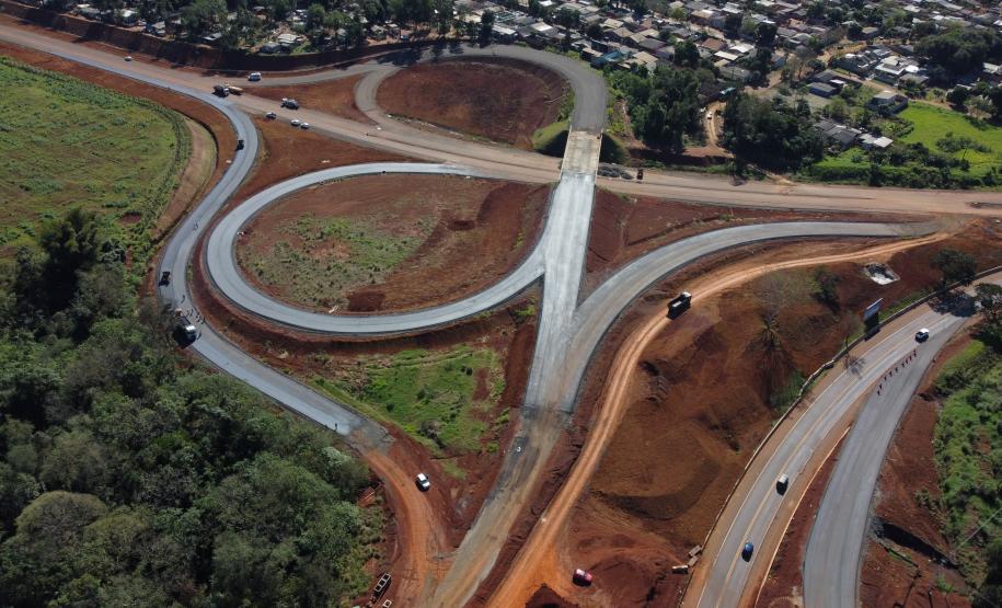 Pavimentação viaduto da Ponte Tancredo Neves