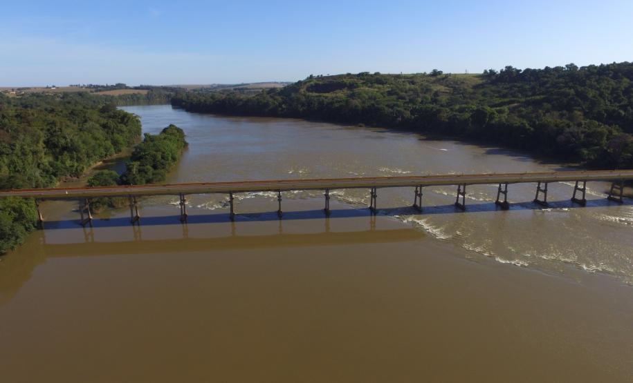 Ponte Rio Ivaí PR-317 no limite entre Floresta e Engenheiro Beltrão