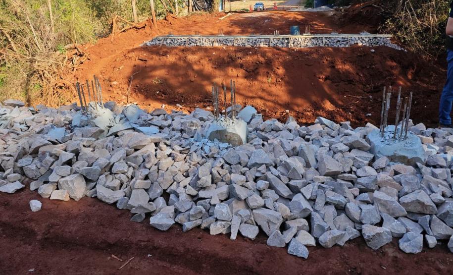 Serviços na nova ponte sobre o Rio Melissa na PR-180 em Cascavel