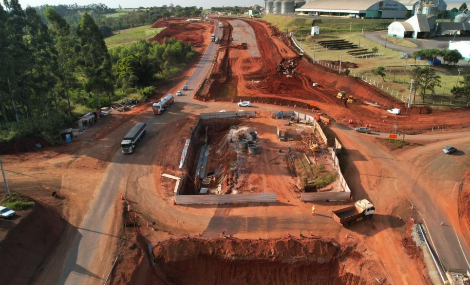 Obras do viaduto de Tamarana, na PR-445