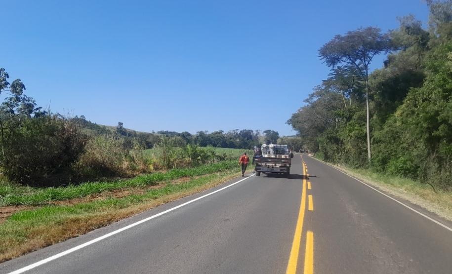 Serviços de conservação na PRC-487 e PR-239 entre Cândido de Abreu e Reserva