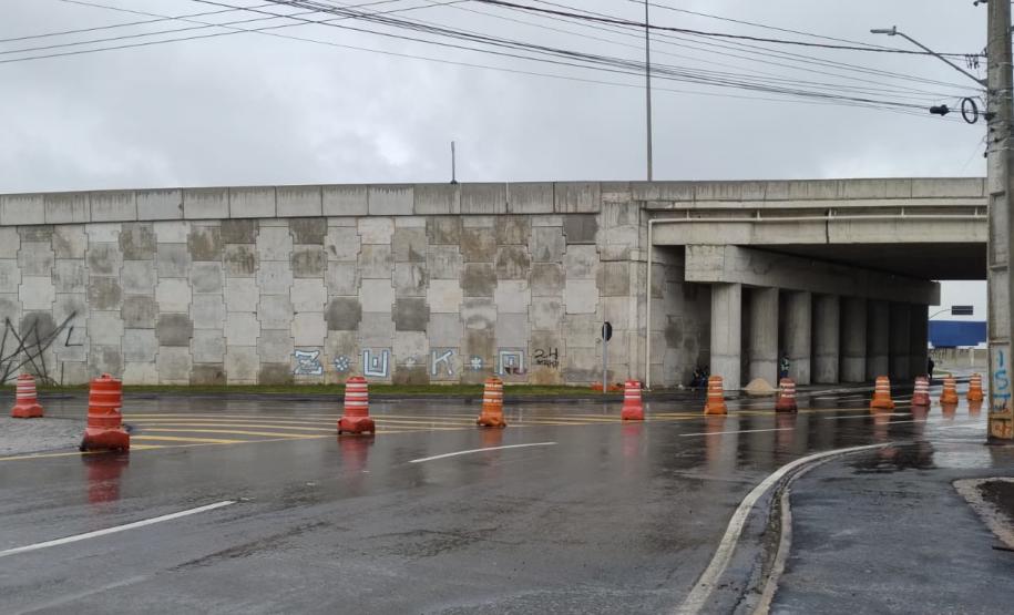 Novo viaduto de São José dos Pinhais, com passagem inferior liberada