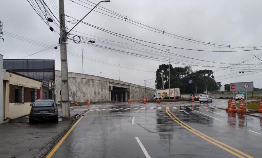 Novo viaduto de São José dos Pinhais, com passagem inferior liberada