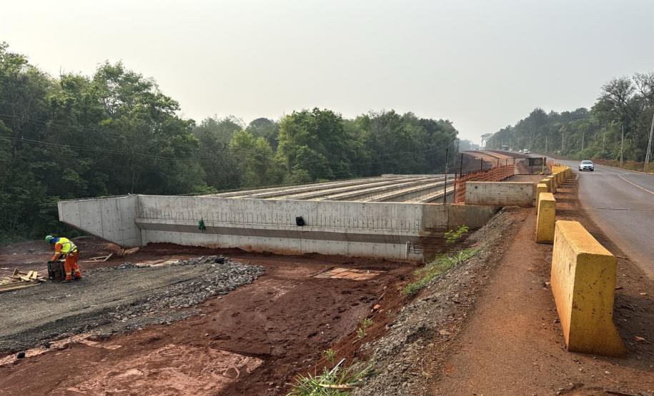 BR-469 lançamento de vigas da nova ponte sobre o Rio Tamanduá