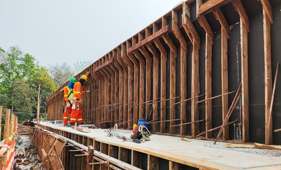 BR-469 obras do viaduto no km 3