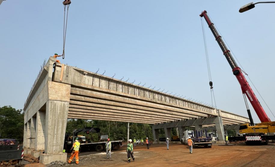 BR-469 lançamento das vigas do viaduto do km 3
